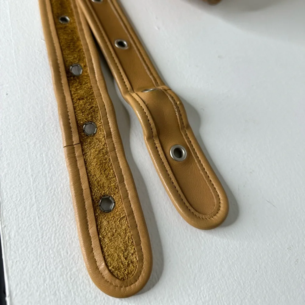 **SOLD**Vintage Coach 9966 Legacy Zip Camel Tan and Silver Nickel Hardware - Picture 6 of 16